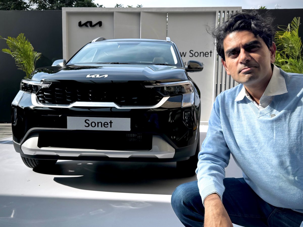 Kia #Sonet zooms past 400,000 unit sales since launch in Sep 2020. 
🚙
317,754 units sold in India, 85,814 exported. 
🚙
1.5L diesel variants account for 37% of sales. 28% sales were auto(7DCT or 6AT). 
🚙
Facelifted in Dec 2023. 
SVP 
#KiaSonet @KiaInd #subcompactSUV