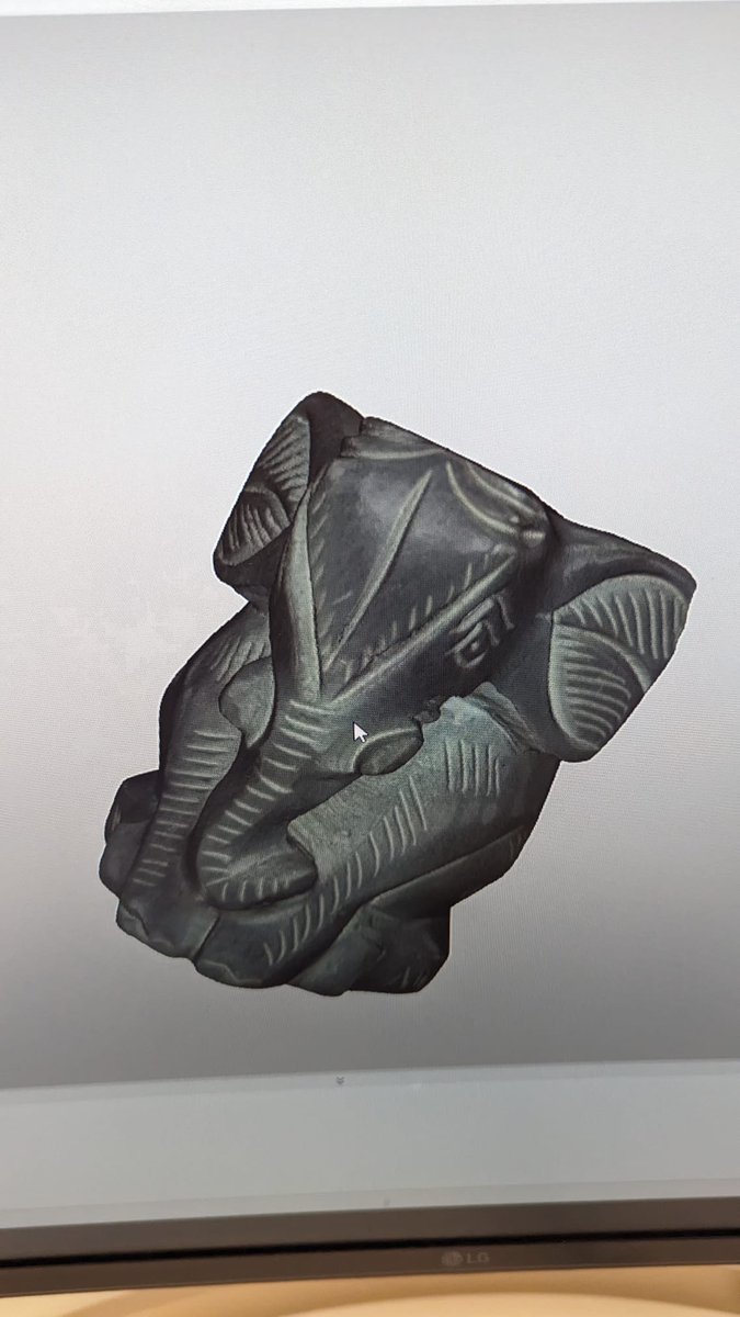I've been training at York Creativity Lab in 3D recording of objects, here is the result of my first 3D scan & model of a stone elephant...quite the cutie! Hoping to use these skills for recording pots #archaeology