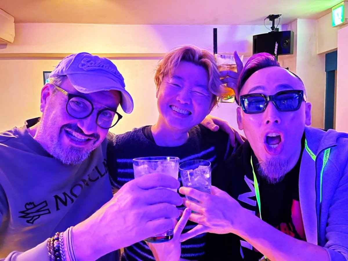 masa_katahage's tweet photo. 今年夏のフロリダ招待、招待してくれるイタリアーノが来日中につき、リアルトーキョーナイトライフin新橋アテンドで酔い夜しかない❤
Grazie bello! 🇮🇹✨
#クマ酒バー
#OCOGE https://t.co/WPW4hW0srB