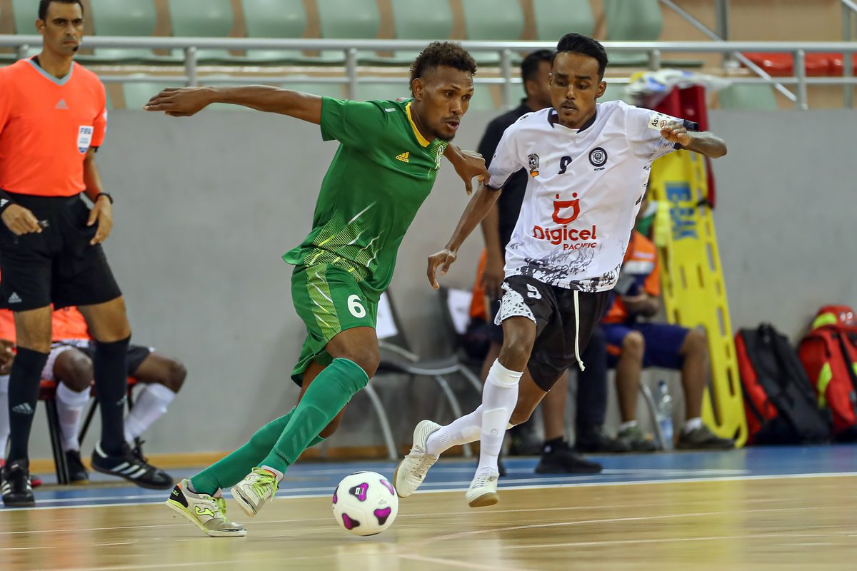 📷 PHOTOS I Check out the best images from Mataks FC's 🇸🇧 5-1win over Suva FC 🇫🇯 at the OFC Futsal Men's Nations Cup in New Caledonia
#OFMCL
Watch extended highlights and full match replays FREE on FIFA+
fifa.fans/49OGi0U