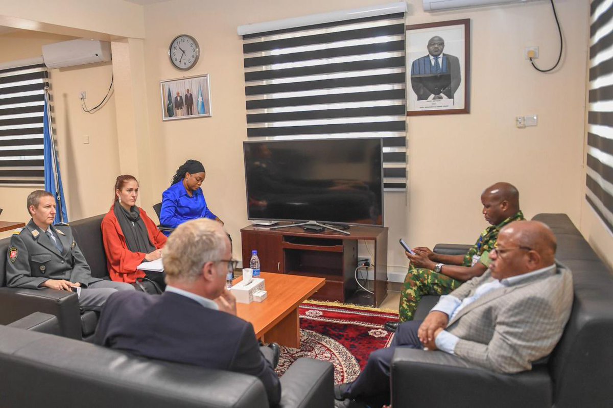 SwissEmbassyKE's tweet photo. Amb. Zellweger discussed the current security threats in Somalia with SRCC @souefmo_elamine, in presence of acting Force Commander Ngendabanka. They both emphasized the importance of keeping in mind the post-ATMIS phase during the ongoing ATMIS drawdown... https://t.co/xqmo75GAoW