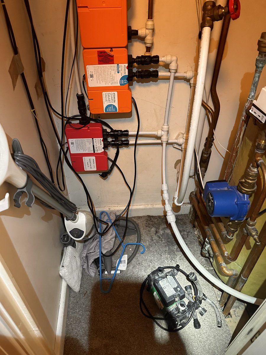 remlocplumbing's tweet photo. Wow and the pink one fitted by @AqualisaShowers ..booster pump was installed down stream ..booster has now pump has failed…not a clip pipework in sight.. https://t.co/g79Tt0xrYl