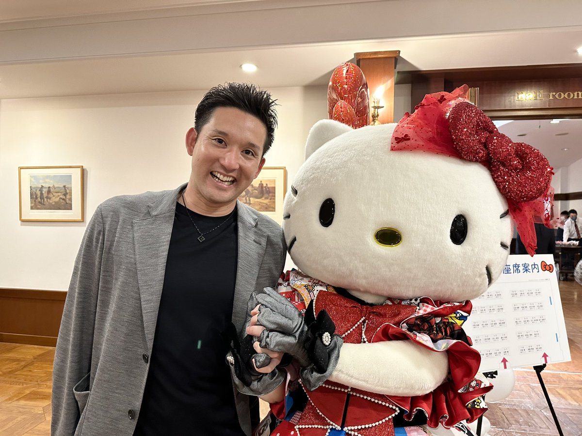 久々ねキティちゃん☺️ 風邪ひかないようにね^ - ^！！ #hellokitty50th #sanrio_news