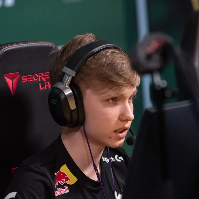 🇱🇹 Undercover 💙💛 tweet media