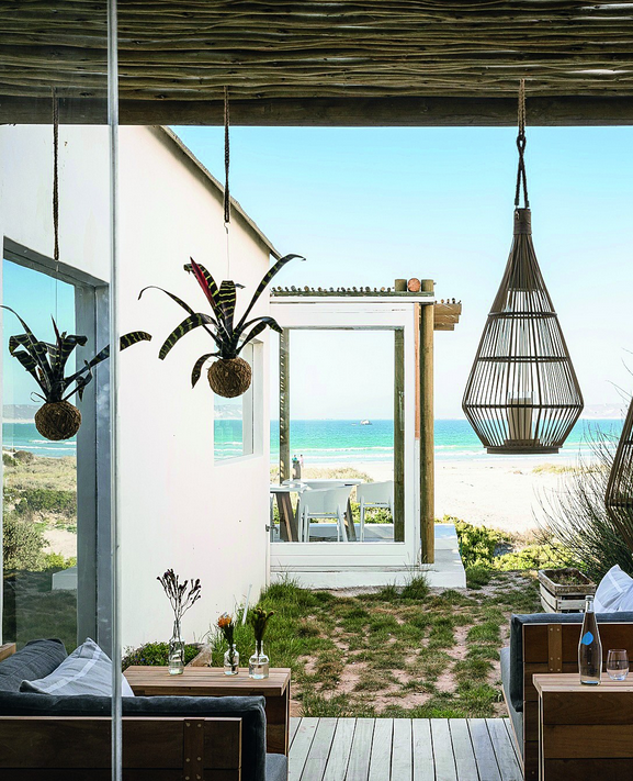 FoodandTravelHQ's tweet photo. Paternoster is a charming food-focused bolthole on the west coast of South Africa.

Read of more gin-clear waters and pristine African beaches in the April issue of Food and Travel.

📸 @strandloperocea
🖊️ Richard Holmes

#foodandtravel #southafrica #paternoster https://t.co/E6d1adOCBn