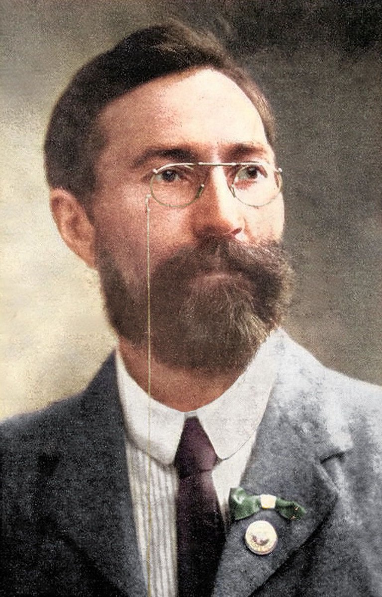 c1916, Skeffy Francis Sheehy Skeffington, M.A., pacifist and activist, arrested on Easter Monday during the 1916 Irish Rising, and tragically two days later executed without trial on April 26, 1916, at Portobello Barracks. #EasterRising #skeffy #irish #history #colourised