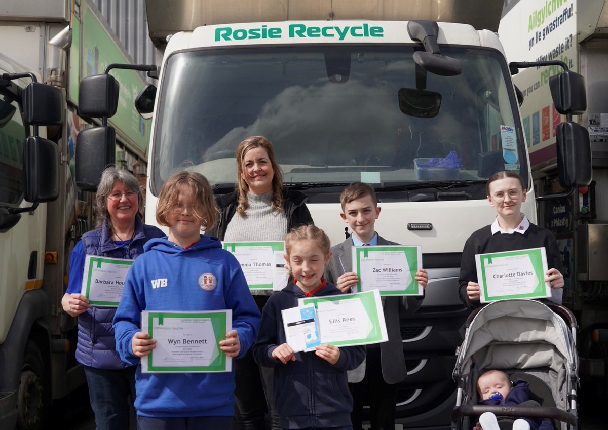 A brand new fleet of recycling vehicles, with some creative and comical names, are now serving the residents of #MerthyrTydfil in a bid to raise recycling awareness within the communities 
🚛♻️💚

merthyr.gov.uk/news-and-event…