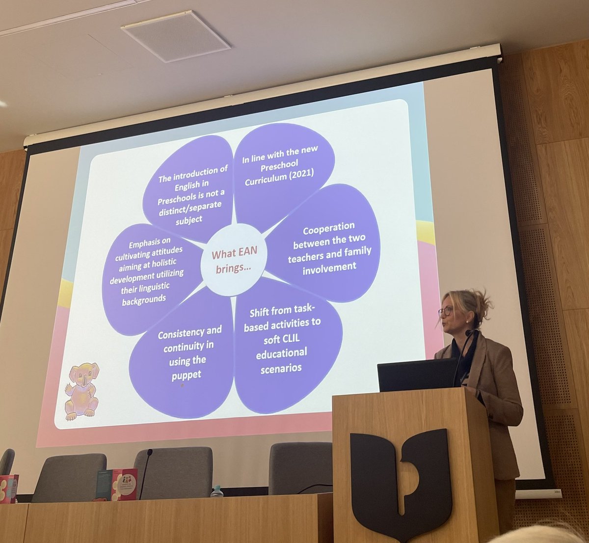 NayrIbrahim's tweet image. Day 2 starts with Thomai Alexiou giving a plenary on the EAN project in Greece: When we change, everything changes: New insights in early EFL with research evidence from the EAN project in Greece #ellrakrakow2024 #EarlyLanguageLearning #English #languagepolicy #multilingualism