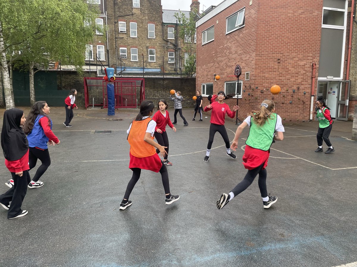 Our Netball team and cricket club - first session back this week🏏@Aaronlionlearn  @LionAcTrust 
#primaryeducation #lionpathways #lovelearning #recruitment #retention #motivatedlearning #primarycurriculum #primarysolution
