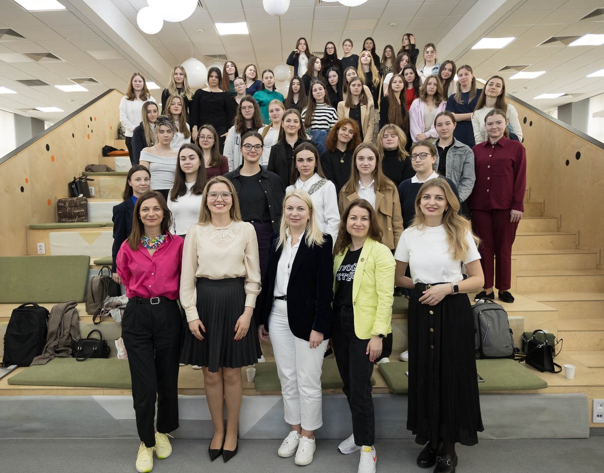 unwomenmoldova tweet picture