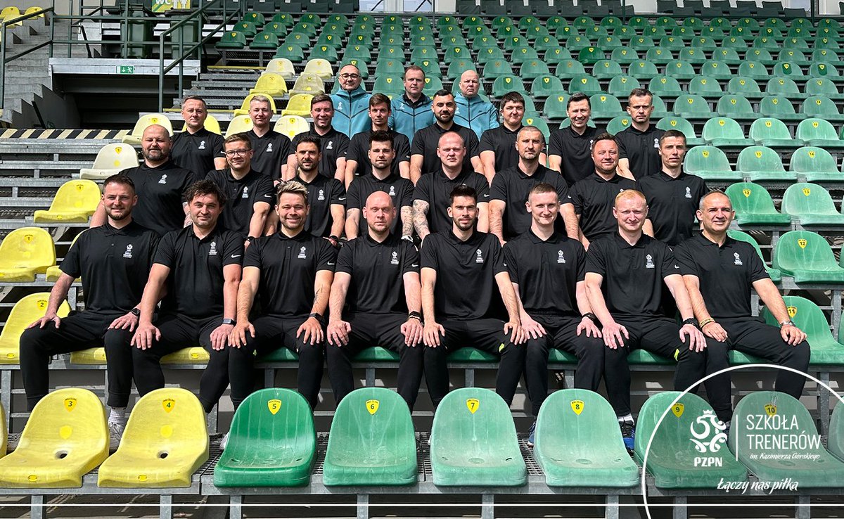 APGarbarni's tweet photo. 🇸🇰 W ostatnich dniach trener Mateusz Ząbczyk przebywał w MŠK Žilina. Staż odbył się w ramach kursu UEFA Elite Youth A. https://t.co/muGYnb2nhh