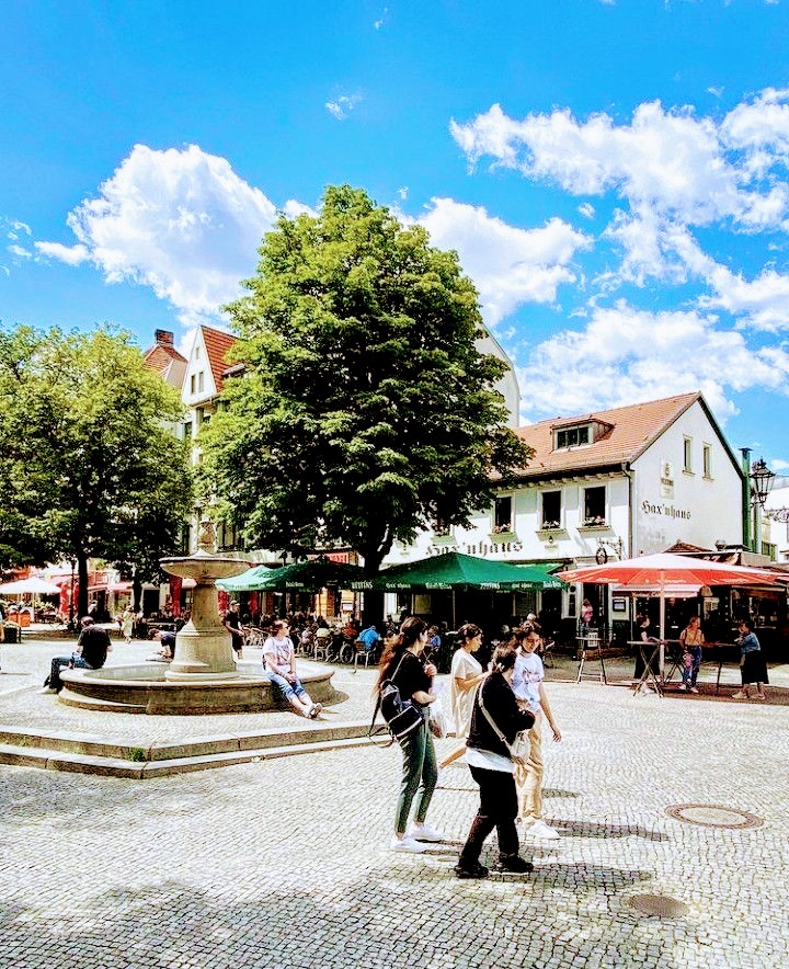 Foto aus der Straße 'Alt- Tegel' in Alt- Tegel 

#LoveBerlin