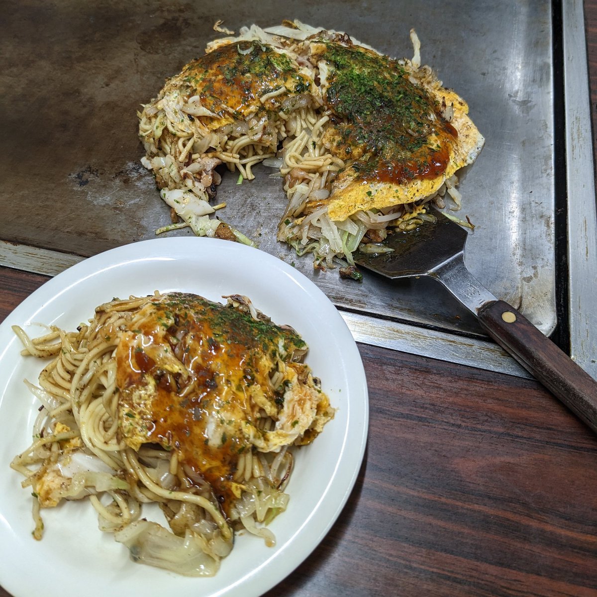 NailsStFairy's tweet photo. 【���日限りのお好み焼き 勝平、復活❗】
昨年惜しまれつつ閉店された勝平。私(ひろこ)も小さい頃から食べよったお好み焼き🍀地域のみなさんもソウルフードじゃったと思います✨

・お好み焼きと焼きそば
思い出の味、懐かしい顔に会いに💕

5月3日😃♫
#まんどころ来てみん祭
#お好み焼き勝平 #勝平 https://t.co/zkYPFM1xEA