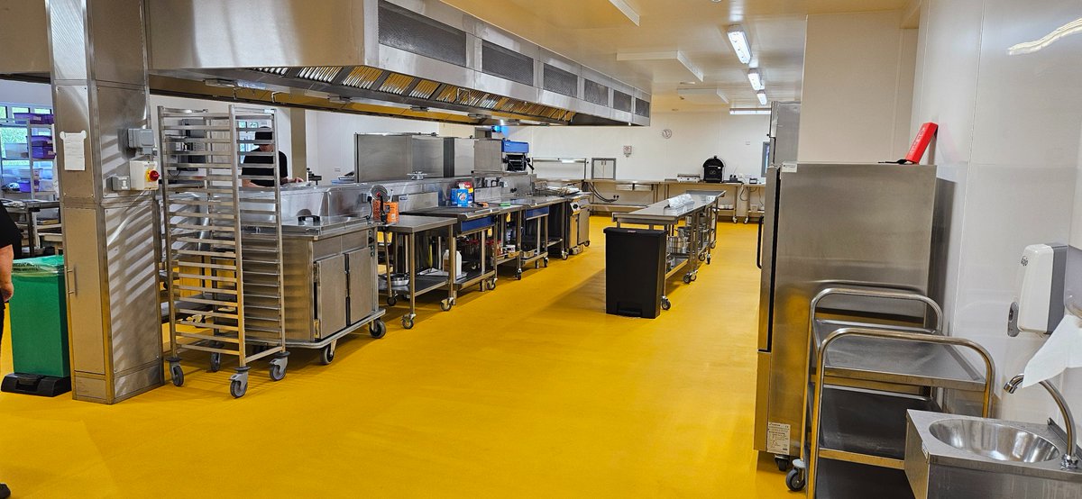 NottsHcLSCF's tweet photo. The WRC kitchen is now operational and the temporary kitchens have left the site 😃 Also, the dining room has been redecorated ready for the patients to start using again from Monday! Love the colours chosen by the patients in out Patient Forum!
#WellsRoadCentre @NottsHealthcare https://t.co/EWIGmvSvVd
