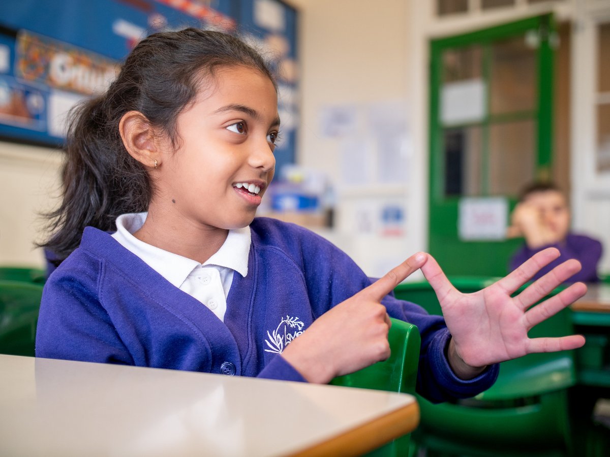 We're recruiting for a British Sign Language teacher to help us deliver the BSL curriculum across our family of primary schools in Enfield and Hertfordshire. Apply here: mynewterm.com/jobs/143202/ED… #BSLjobs | #signlanguagejobs