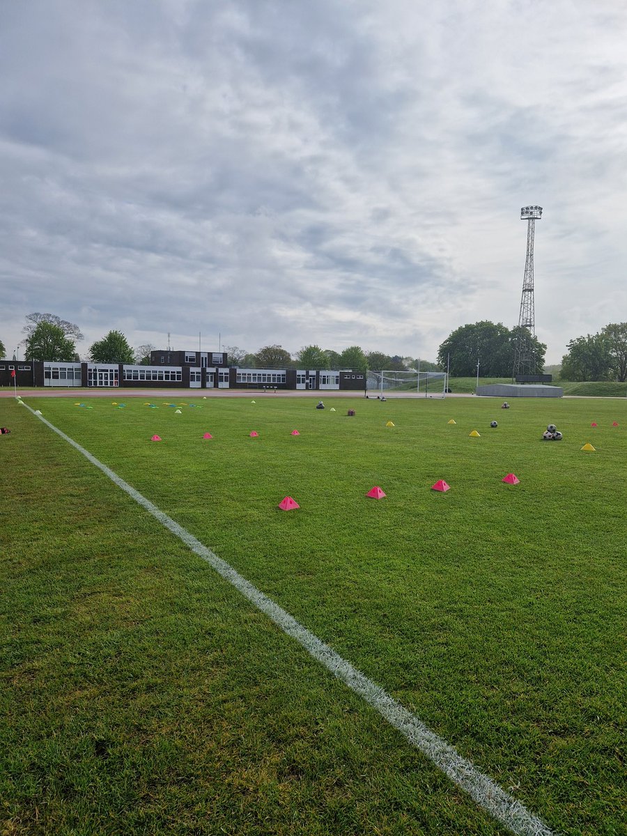 Big game today, hoping for a big 3pts to continue our unbeaten run. Here's how the Infantry lineup.

Subs today:
Jones
Walmsley 
Ceesay
Clayton
Brown
Northledge
Jago