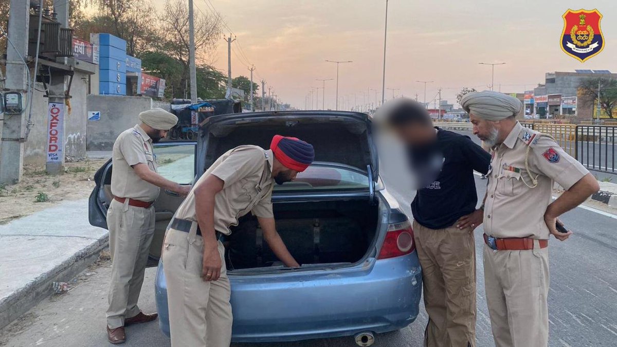 In view of the security & safety of the citizens, Sri Muktsar Sahib police is conducting checking of suspected vehicles at checkpoints .

#YourSafetyOurPriority