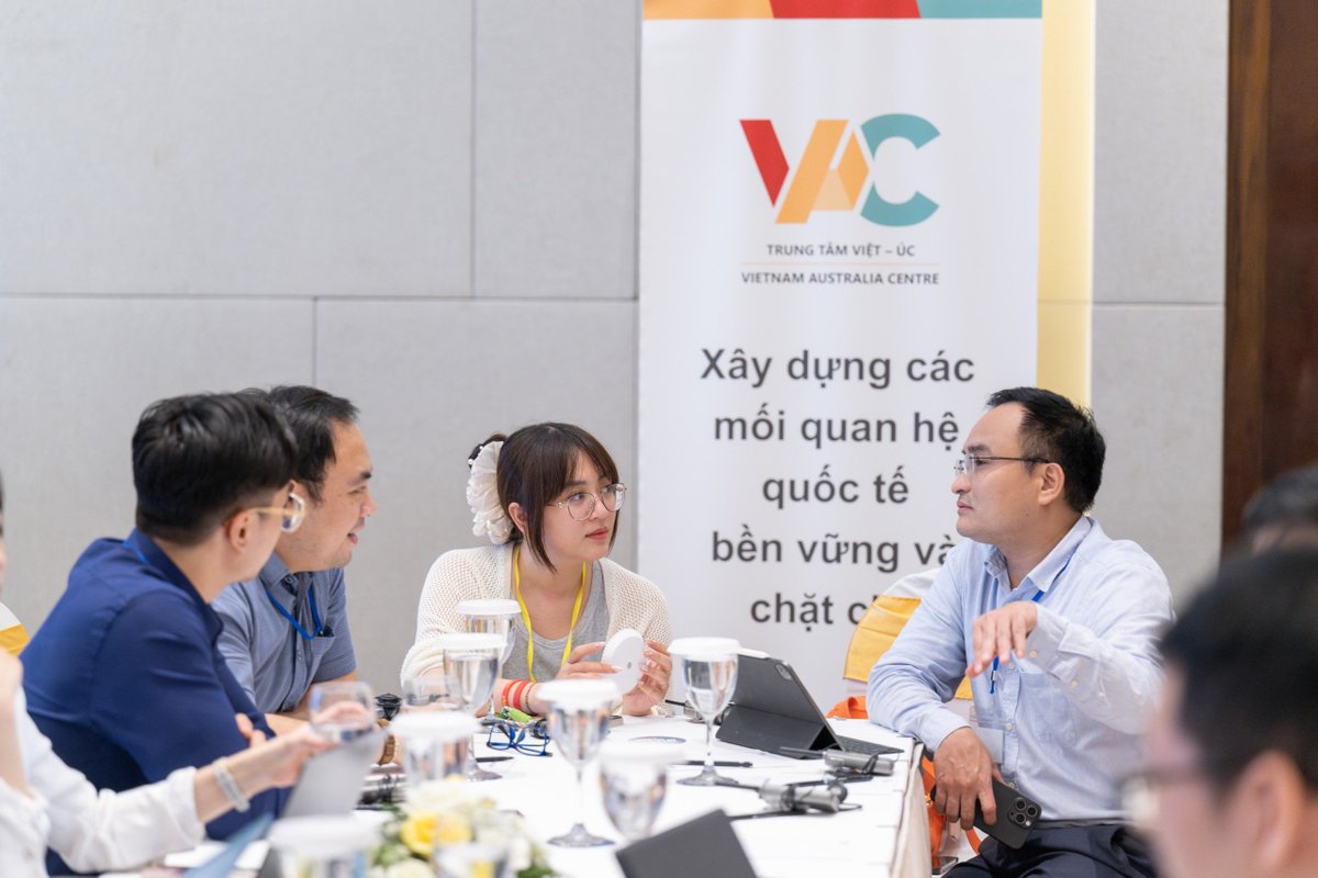 Experts in speech writing share with over 60 officials from government and party organisations about speech drafting for high-level leaders. An example of the dynamic training that 🇻🇳🇦🇺 are collaborating to deliver 21st-century skills for Vietnam’s public sector.