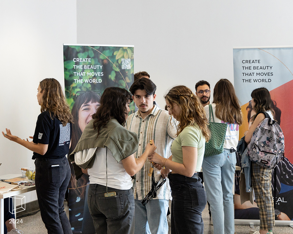 ESCS's tweet image. No passado dia 17 de abril, a ESCS e a @ae_escs organizaram a 4.ª edição da Feira de Emprego #ESCSLevelUp.