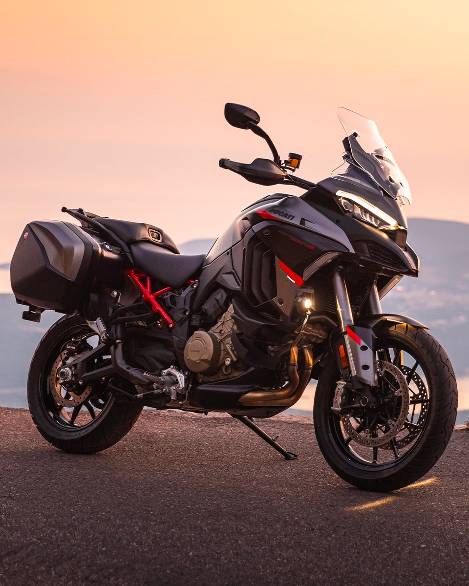 Designed to go far and to steal your heart with just one look.​ #Ducati #MultistradaV4SGrandTour