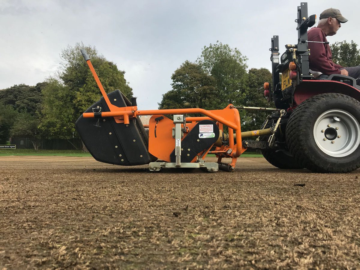 🏏 From aerators and scarifiers to rollers and brushes, we have the perfect team for cricket pitch maintenance! Find out more here ➡️ bit.ly/2H42wCq