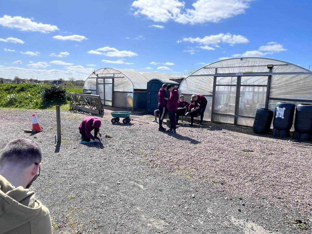 Day 3 of ACE was volunteering at the Braehead Community Garden. Pupils helped out with some weeding and tidying ☀️💪🏼