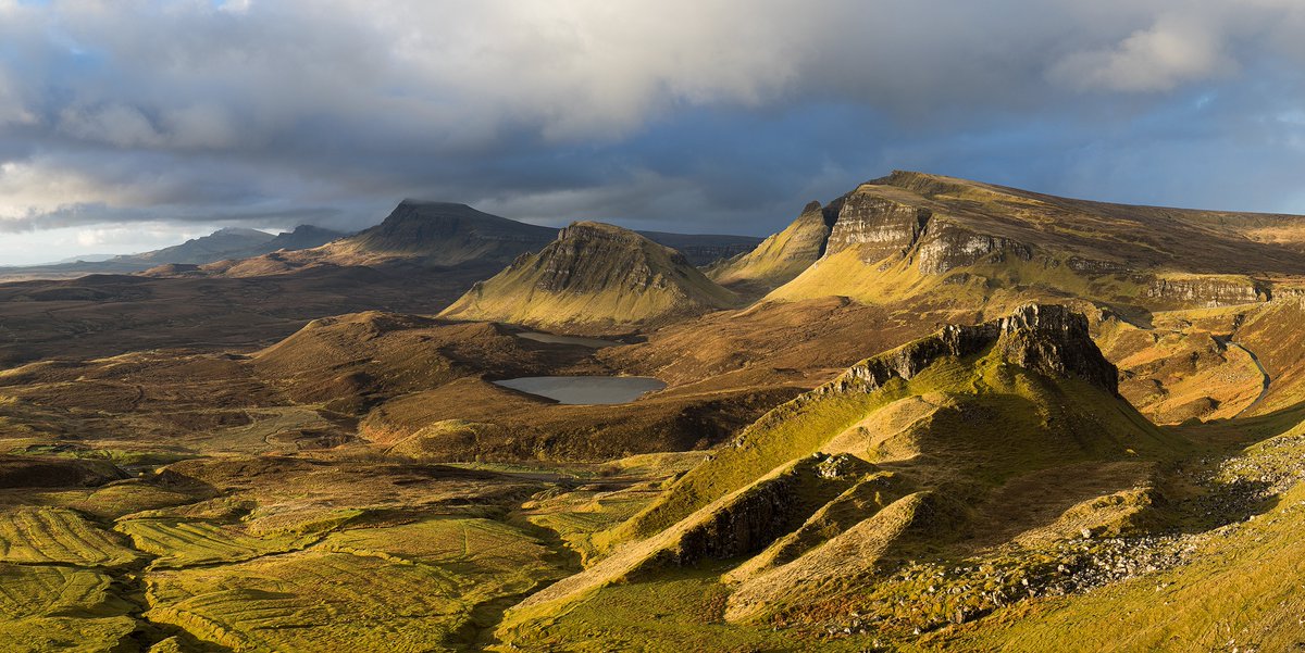 Multi (vertical) shot panoramic from yesterday morning at the Quiraing. @CanonUKandIE R5 & RF 15-35mm f/2.8 @ 34mm. #isleofskye #scotland