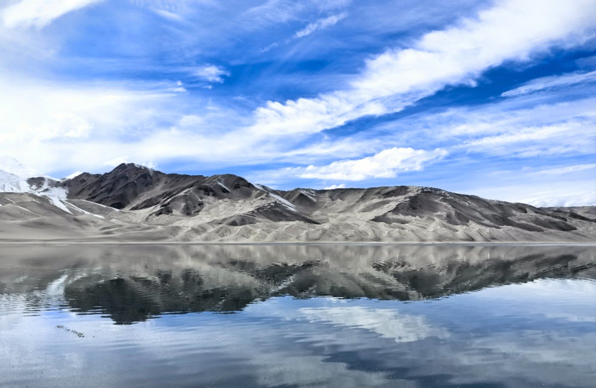 Lake water and white sand have formed a scenic sight in Baisha Lake in Xinjiang. 😊Photoed by WANG Yanli and YANG Hao
#DakaChina#DakaXinjiang