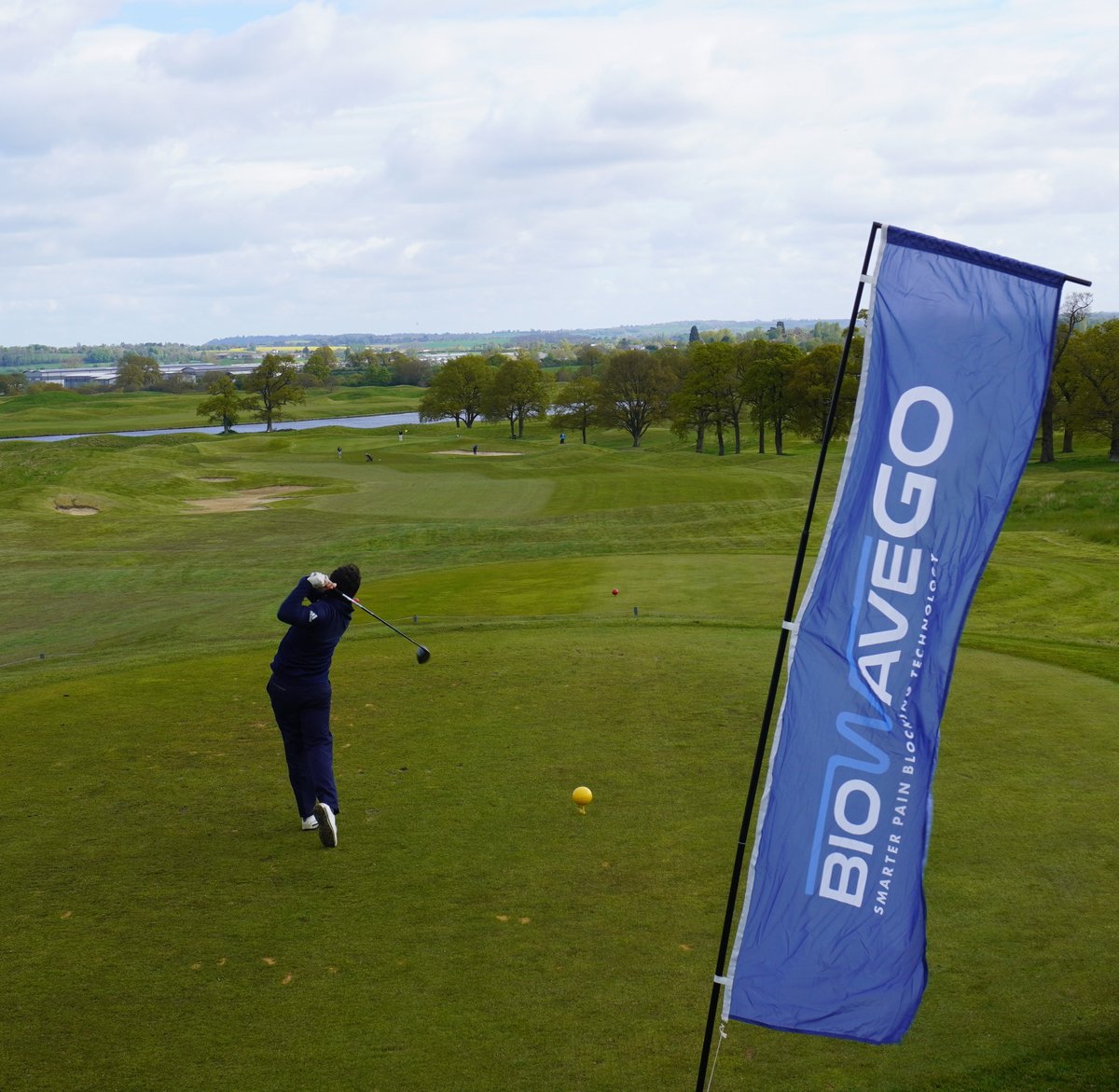 BioWaveGOIntl's tweet image. It was a good, if a bit cold, day at The Oxfordshire Golf course supporting @mashiegolfuk for the first Pairs event of the year. Congratulations to all the winners on the day, we will see you at the next event. #mashie #biowave #biowavego #painmanagement #painrelief #drugfree
