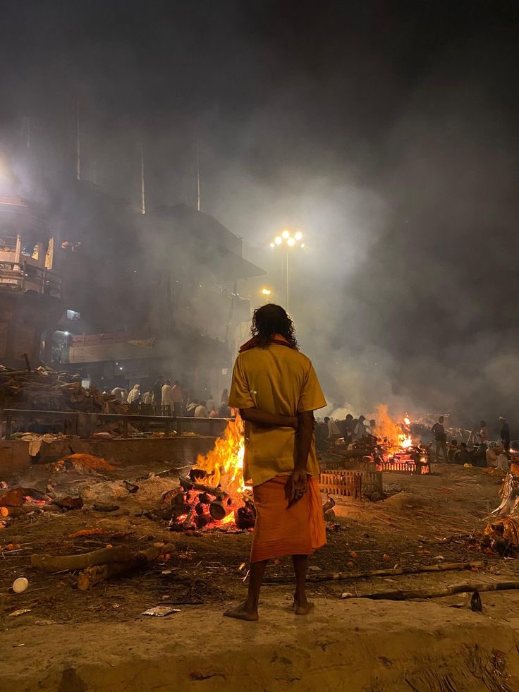 यदि पद और पैसा ही आपकी संपत्ति है तो एक दिन इसका अंत है और यदि मान और सम्मान आपकी संपत्ति है तो यह अनंत है।