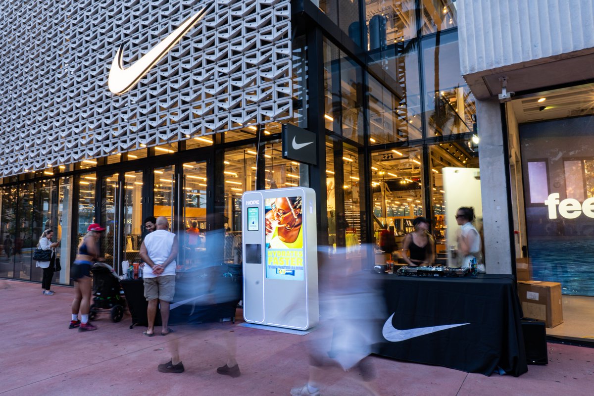 hopehydration's tweet image. Some of our favorite flicks from our @Nike run ft @liquidiv