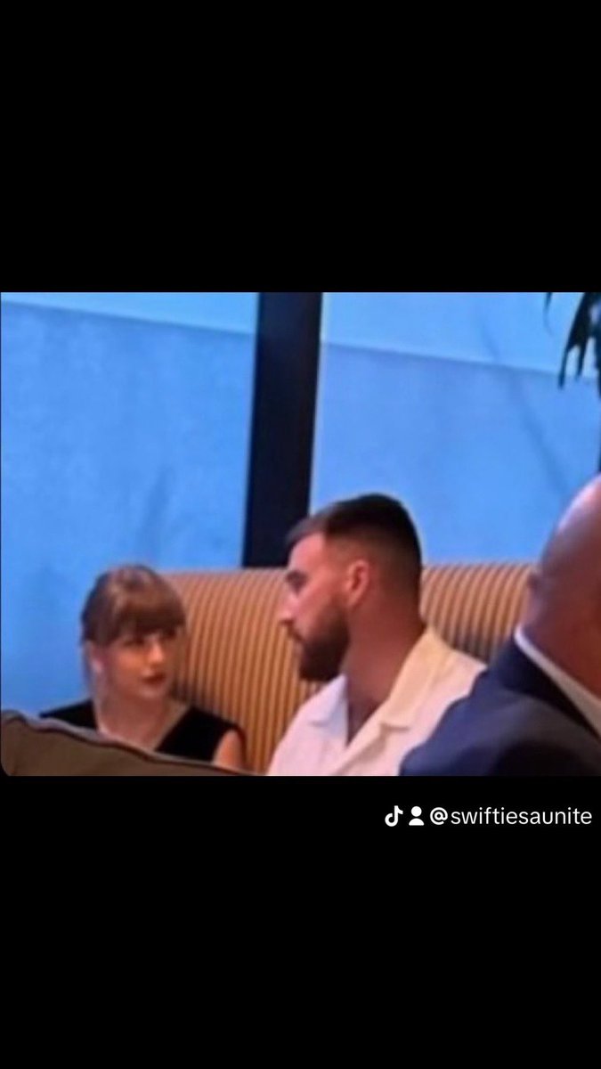 Taylor and Travis out for dinner in LA recently Love how they still make time for date night even with their busy schedules PS. Also sitting on the same side of the booth 😉 #TaylorSwift #TravisKelce #Swiftie #ChiefsKingdom