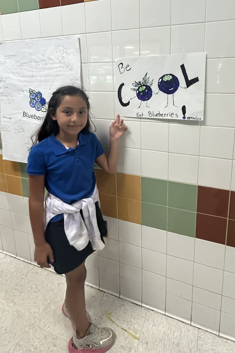It is Blueberry Day @ParksideProud! We made fun posters to teach facts about the fruit. #nutrition #health @CCPSNutrition