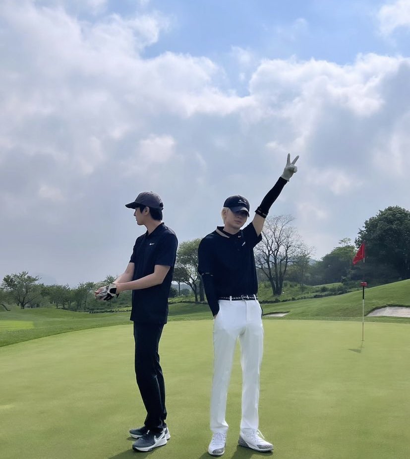 queeniemalx's tweet photo. from the not entertaining yunhyeong messages narrative to a golf &amp; art museum date with yunhyeong lol my yunchan twinnies 😭 &amp; chanwoo was so cutee when he told us he played with yunhyeong hyung lol https://t.co/pAfvmaiQ07