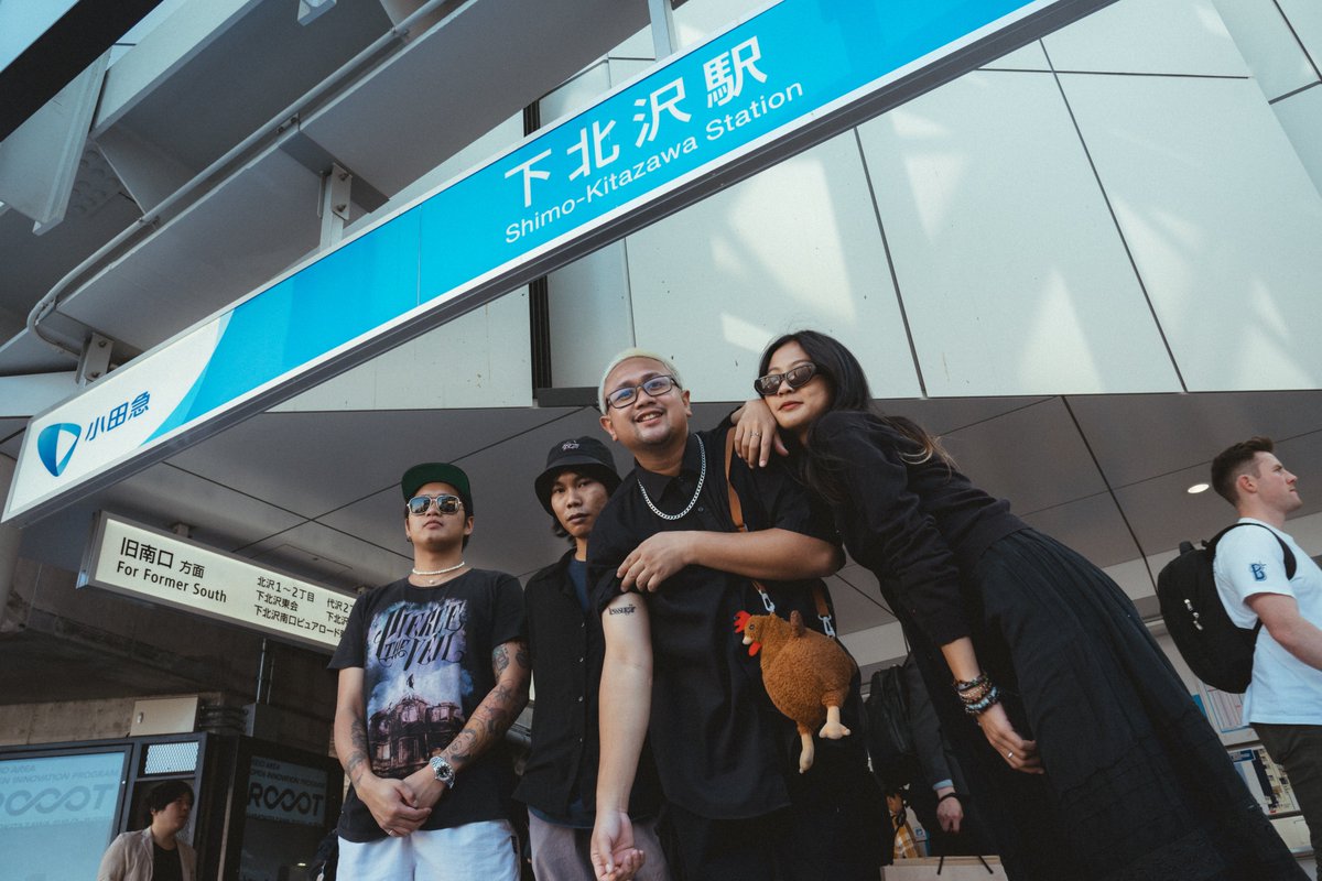 shunbini's tweet image. タイの新星シューゲイザーバンドLesssugär取材（VVmagazine）＆ライブ鑑賞。一曲一曲のメロディが耳馴染み良く、どれもシングル化できそうなほど強い旋律。チケット代も相当抑えられているので、日本最終日のライブ、見に行ってほしい…！nepo.co.jp/contacts/index…