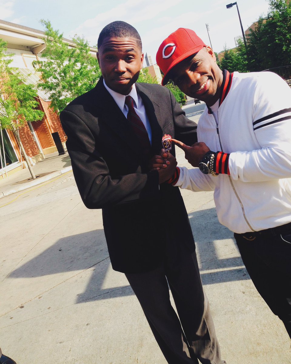 The time I randomly met @kirkfranklin at @Morehouse after singing with @MCGClub #tbt