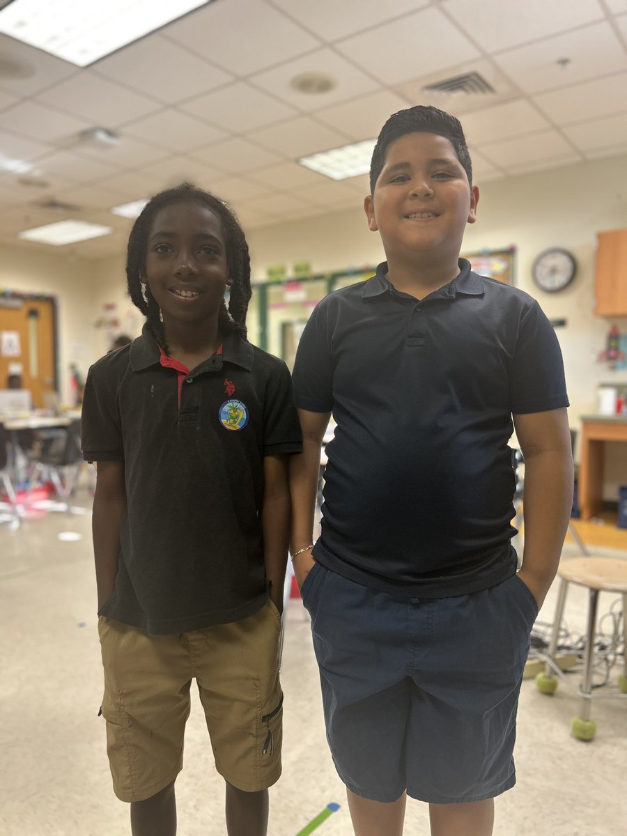 We love to celebrate our readers. Our PSE crew announced that Julian earned 200 Reading Counts points. They also announced that Axel and earned 100 Reading Counts points. Congratulations! #ScholasticReadingCountsProgram @ParksideProud @PSE_MediaCenter