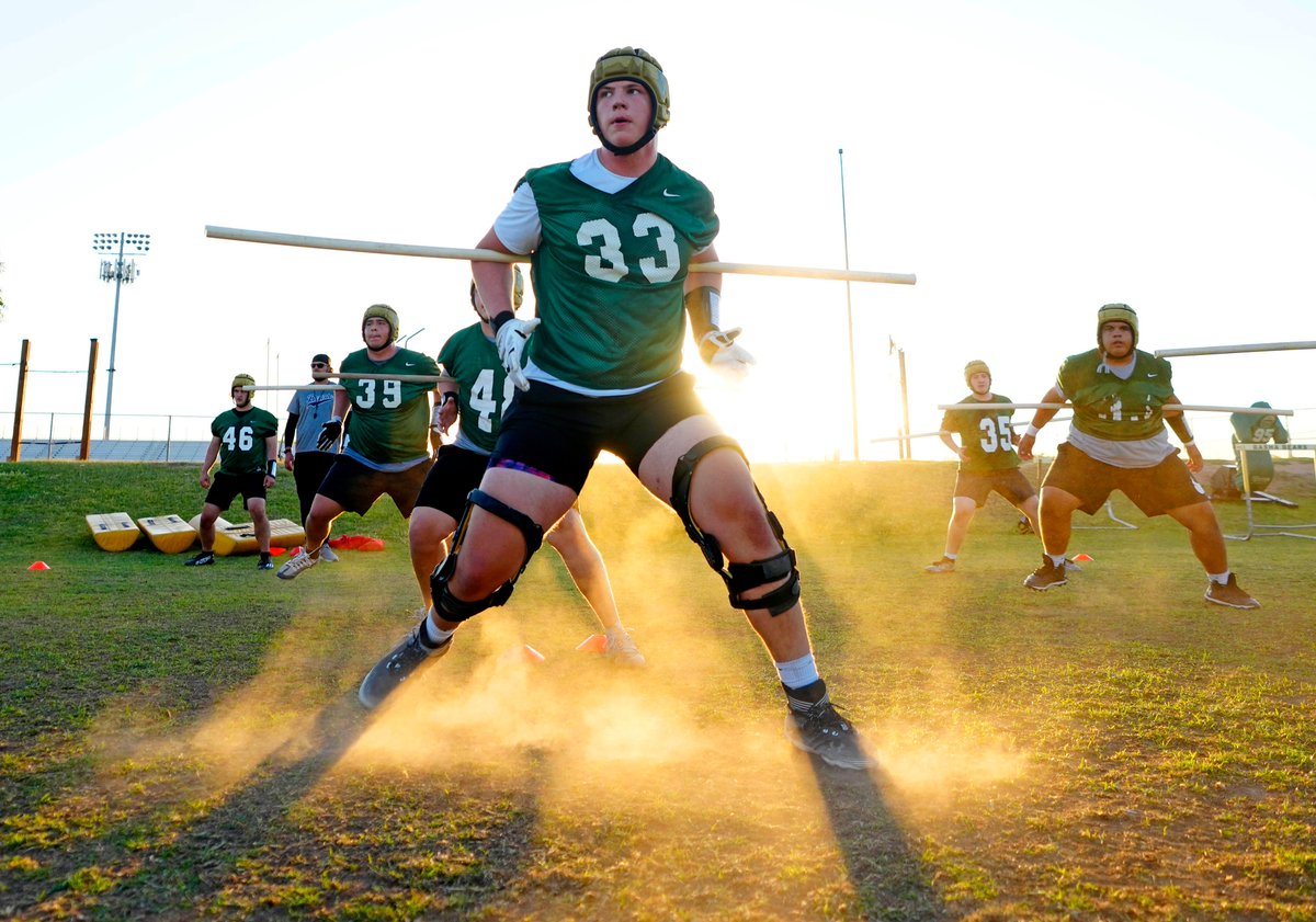 Basha tackle Jake Hildebrand is racking up the offers this offseason but taking no days off. 6'6, 285 lbs, started Varsity as a freshman. @JakeH_2027