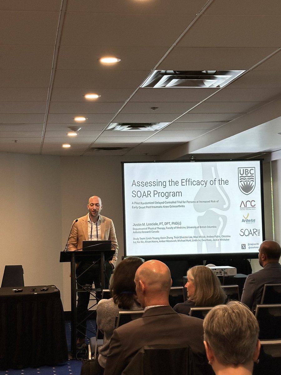 .@JayLos18 crushing his presentation! Presenting the results from the @soarknee RCT More info here 👇 sciencedirect.com/science/articl… #CPAcongress2024