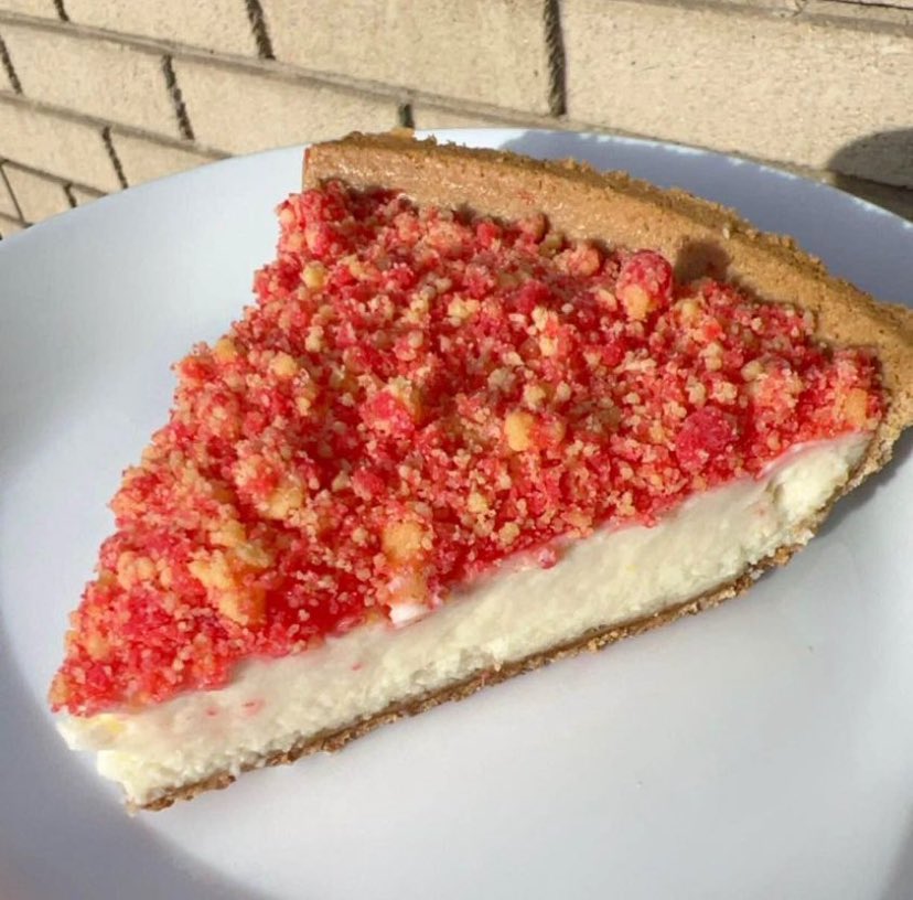 would you eat this strawberry crumble cheesecake to reach ur ugw?