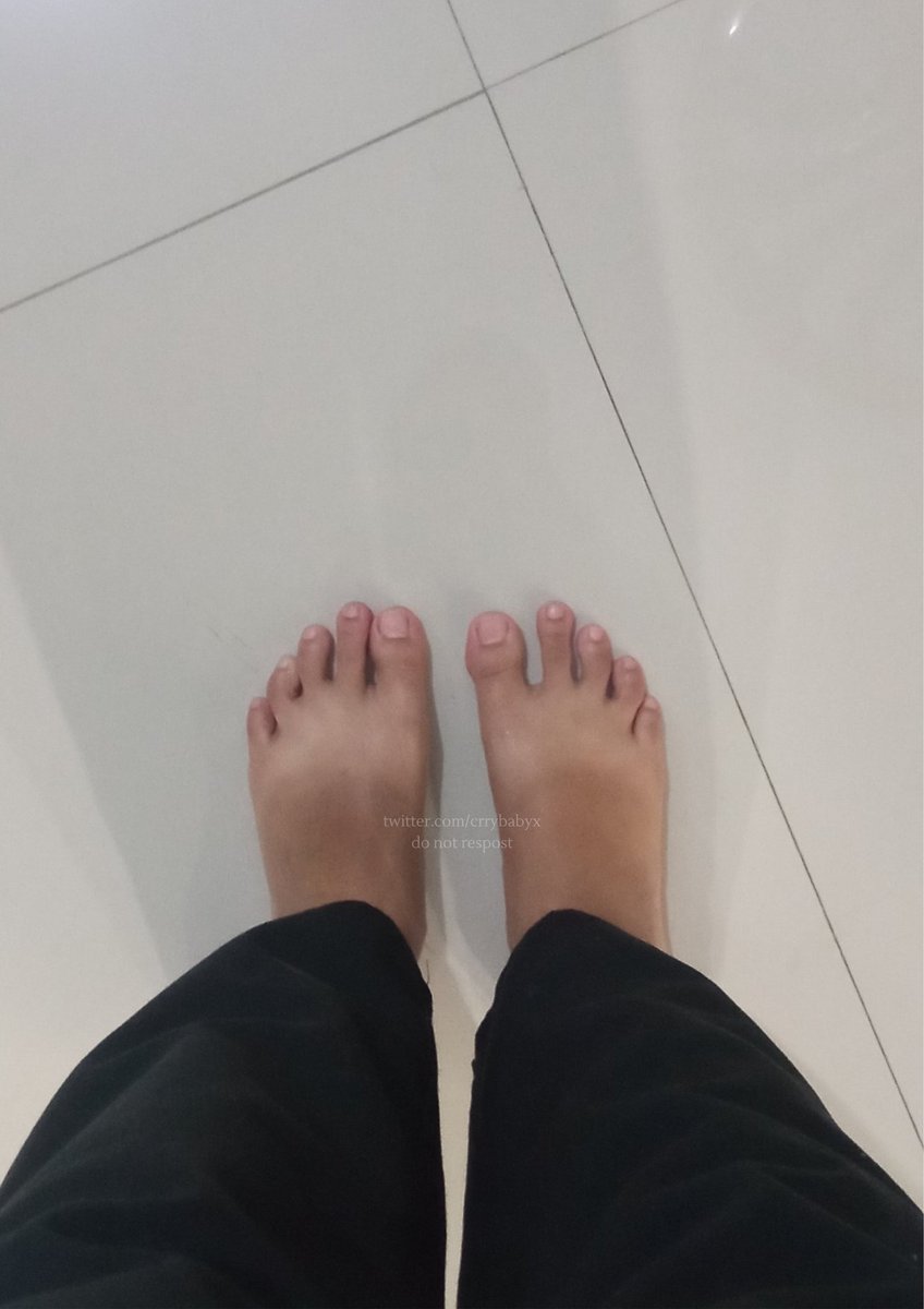 halloverdaa's tweet photo. Body care yg bener bener WORKS BANGET, kalian WAJIB tau produk ini, cobain &amp; buktiin sendiri deh sumpaa.. 

ini hasil pemakaianku kurang dr sebulan

from this                          to this https://t.co/zszBelVkWi