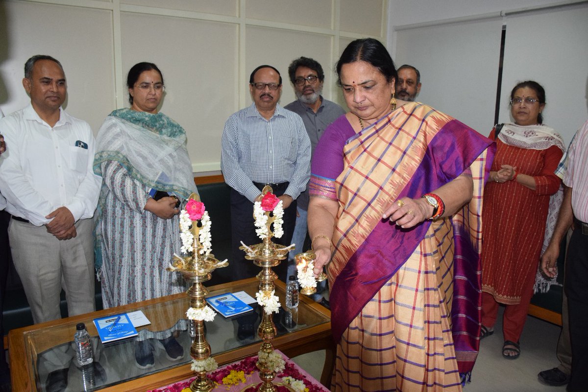JNU_official_50's tweet photo. In keeping with #NEP2020 and PM vision & mission of an inclusive India. JNU has implemented Indian Knowledge Systems through the inauguration of the Special Center for Tamil Studies on 22 April to promote the oldest and continuously practised language in the world.
@rashtrapatibhvn @PMOIndia