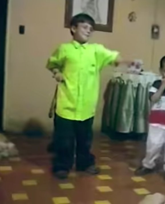 Stephaxxa's tweet photo. Salo baby está orgulloso de ti @ferxxo4 y yo también 🥹💚 https://t.co/Op2xvune6C