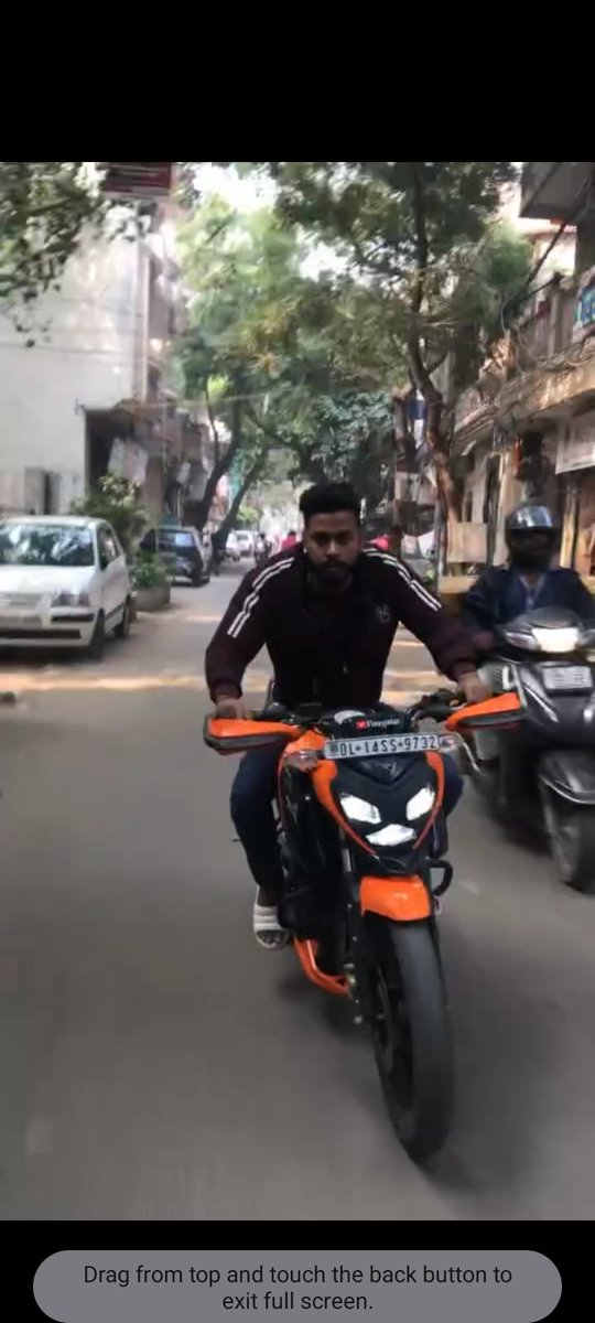 TeamPrachand_'s tweet photo. सड़क पर मोडिफाइड बाइक से स्टंट करते हुए इन लड़कों से नागरिको को जानमाल का खतरा बना है 
जब बोला गया यह गैरकानूनी है तो कहते हैं चमार हैं हम 
@dtptraffic 
@dcptcr 
@DCPNewDelhi 
 DL14 SR5566
और DL14 SS9732
इन दोनो बाइक को सीज कर लाइसेंस रद्द कर दिया जाना 
@Govdelhi
@DelhiPolice https://t.co/RnkwiZaG8V
