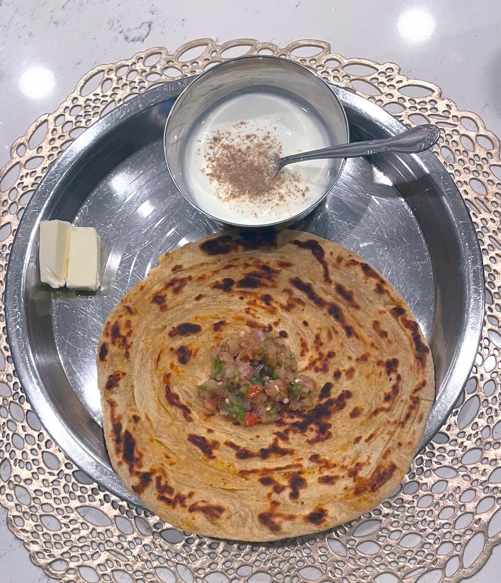 LivleenBrar's tweet photo. Simple food for the win.

Dinner tonight is cheese ਲੱਛਾ ਪਰਾਂਉਠਾਂ with ਚੱਟਣੀ, ਮੱਖਣ । 

#ਸ਼ੁਕਰਾਨੇ 
#desicooking
#Gratitude https://t.co/AUP4yhrvRp