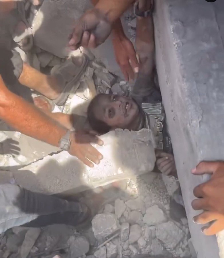 💔🇵🇸 How do you SLEEP AT NIGHT defending this <a href="/benshapiro/">Ben Shapiro</a>?