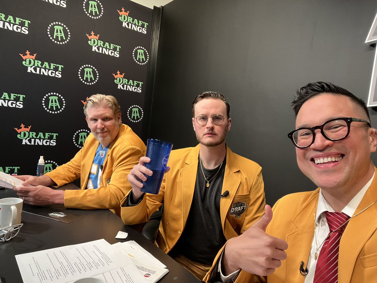 StevenCheah's tweet photo. Thanks to everyone that tuned into the #EnEffElDraft stream. Always one of my favorite events each year and an honor to share the desk with these gentlemen. And thank you to everyone that made it possible! 👊🏼 - SC https://t.co/DzHBxl6892