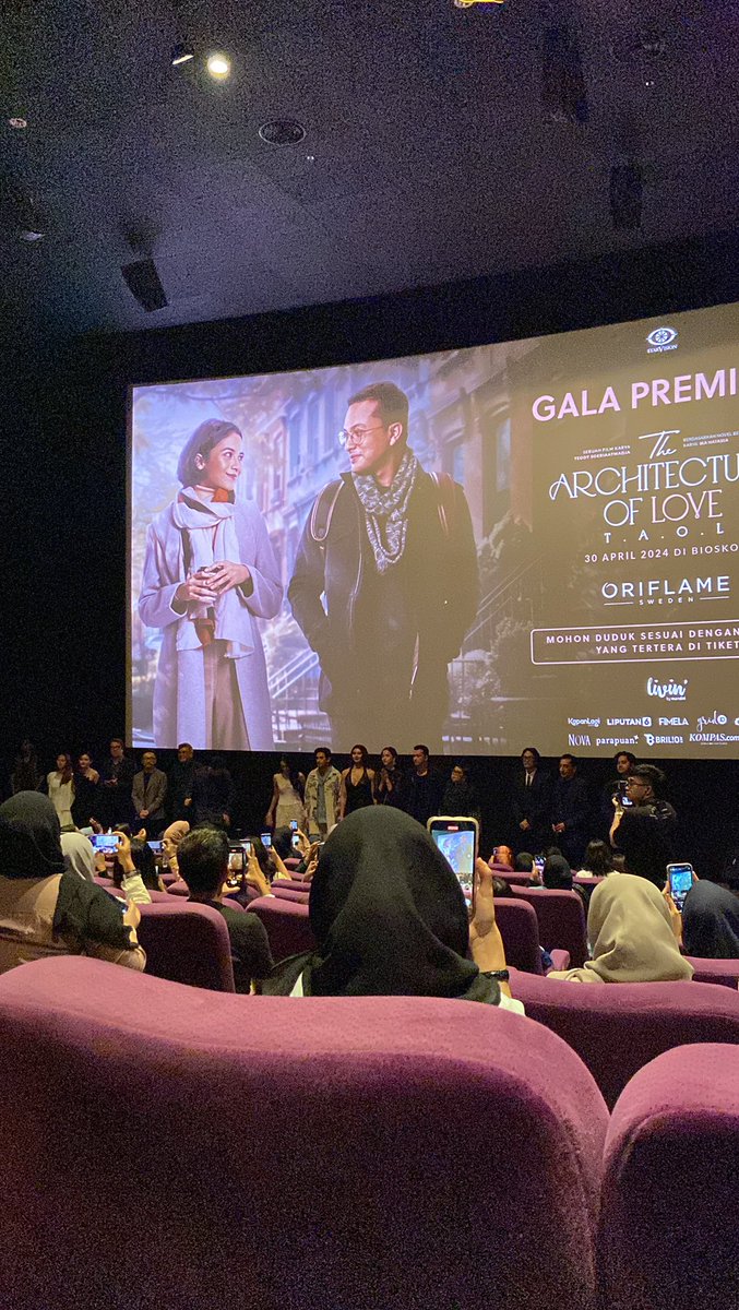 putrinovia_aa's tweet photo. 1000/10 💐

Dari war ticket yg nyaris gagal hingga ke hari H Gala Premiere, gak ada kata penyesalan karena se-worth itu itu 😂

I’m fallin in love gak cuma dg karakternya tp keseluruhan hingga penulisnya 🫶🏻

#TAOL #TheArchitectureOfLove #TAOLTheMovie #KaryaIkaNatassa #IkaNatassa https://t.co/2m9gTYIYXf