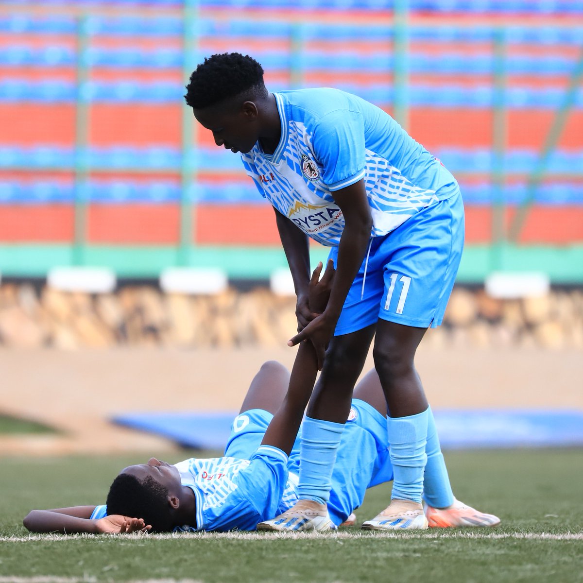 Kampala Queens fans right now 💙 #OnTheSidelines #WomenFootballUG