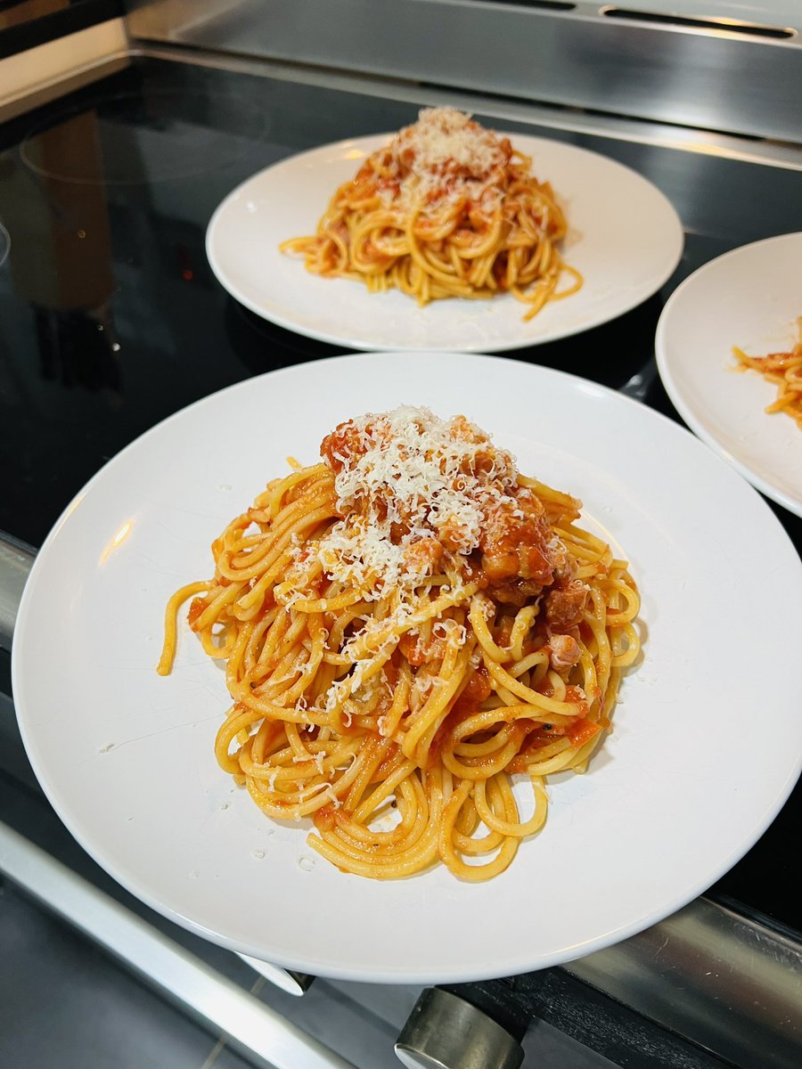 Today I’m having some #spaghetti alla #amatriciana! A classic that continues to surprise me every time I make it. So gooood! #FridayMotivation #weekendvibes #food